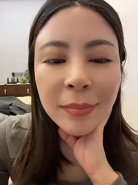 YaoYao8888 - 脱掉内衣直播2分钟