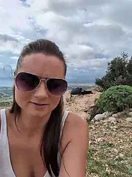 Samira-Summer - Lick his balls in public