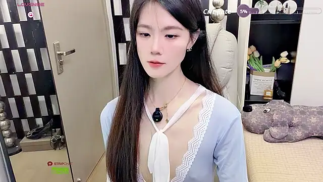 Yueyue-MM - 狗狗侧趴半脱内裤把PP打成粉红色 20下