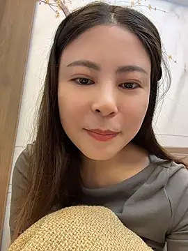 YaoYao8888 - 脱掉内衣直播2分钟