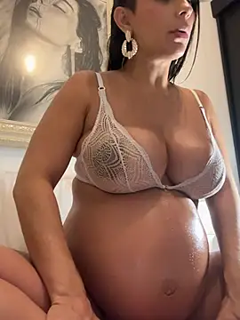 Mau_White - show my tits GLT 4 photos toppples