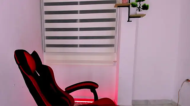 LunaVelvet33 - finger in pussy
