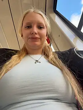 Elfi_InPublic - Suck nipples+drool on tits in bus