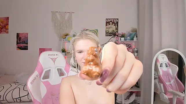 Mia_WaterFall - DILDO ASS STRETCHING