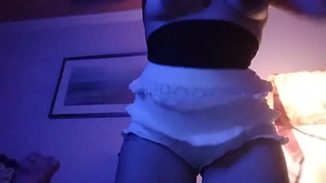 UrFavToJerkTo - Play with pussy