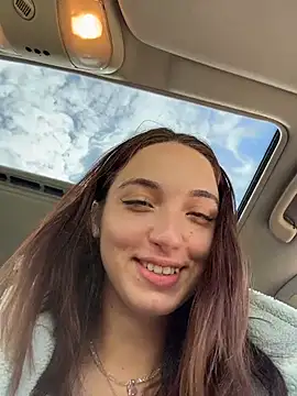 DollyTall - MAKE ME SQUIRT IN PARKING 🤤