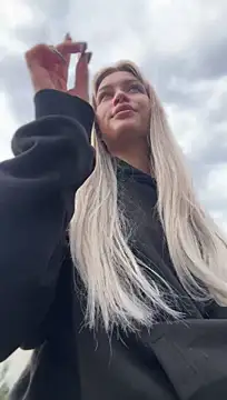 KikiWatson - Flash boobs in public ❤️