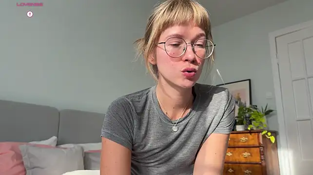 WhiteAnni - nipples tease close uo