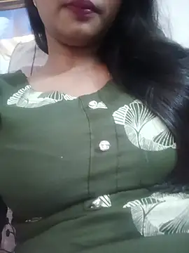 Avii5 - Showing boobs