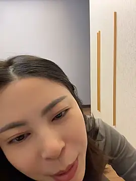 YaoYao8888 - 脱掉内衣直播2分钟