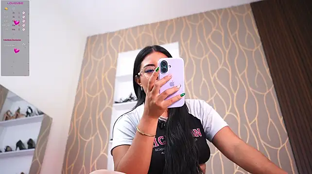 Camilaperson - squeeze bigcameltoe and spank