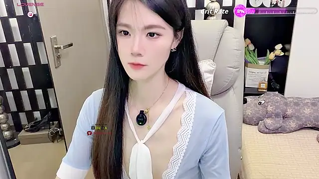 Yueyue-MM - 狗狗侧趴半脱内裤把PP打成粉红色 20下