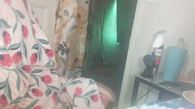 Nastydianastrips - SQUIRT ON YOUR VIBRATOR FOR US RIGHT NOW