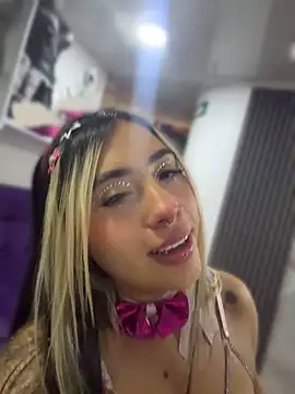 ManuelaVeeleez - My friend suck boobs