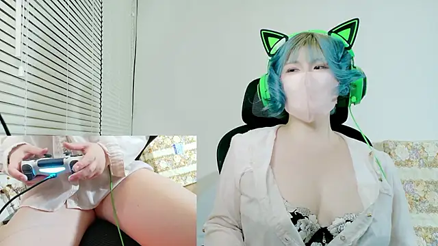Hazuki_8008 - スカートぽい下着をずらして乳首ドアップ 15秒
