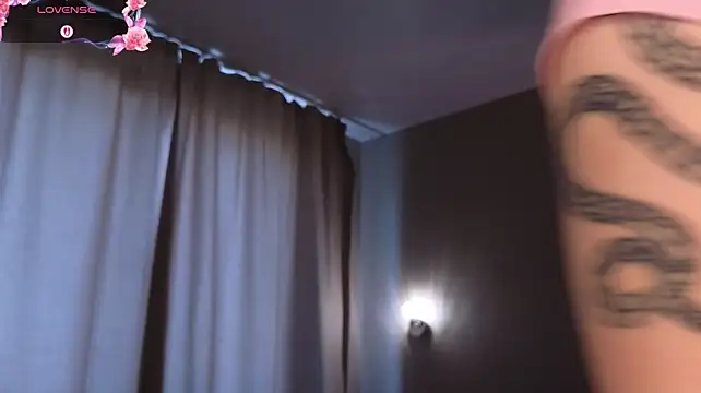Bornsexyesterday - free boobs