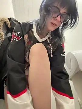 Only_April - Take off sweater + a flash of bare tits!