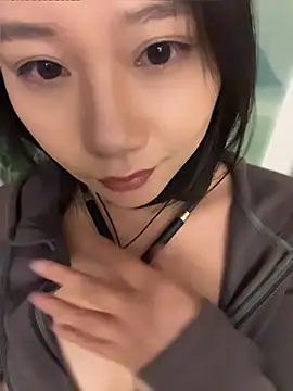 Eliza-E - 全裸5分钟