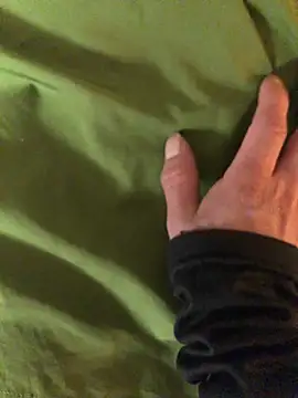 3littles - Zandra lifts her green dress shakes ass