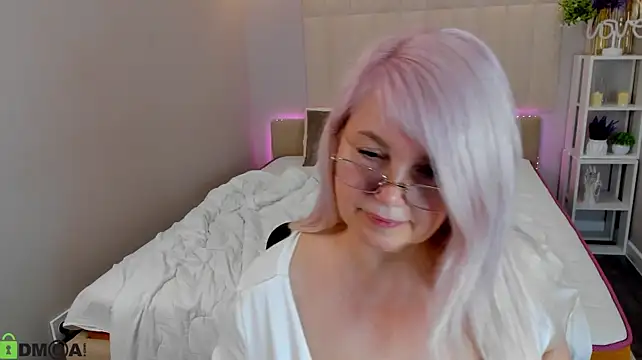 Hella_Fabel