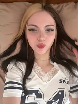 ForDearse - Show tongue + close up