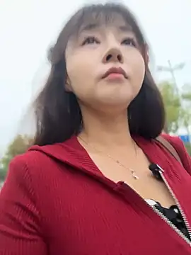 Bingbing6699 - 路边露全胸性感揉胸