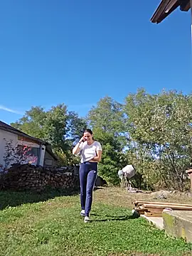 IsabelleCraft - Nacked outside