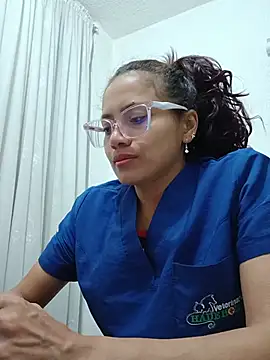 Dra_valentina - On all fours, going commando