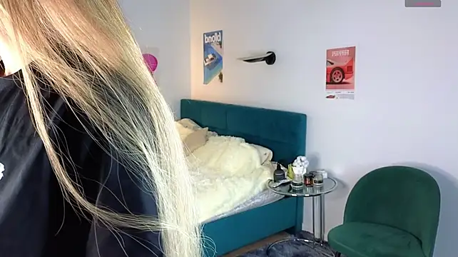 Vixinp - Naked booty tease closely