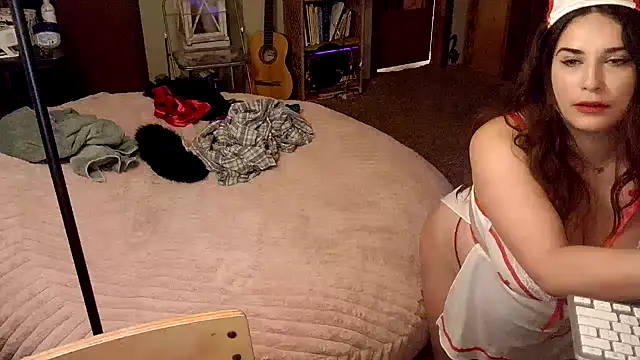 VelvetBrunetteXo - vibrating butt plug
