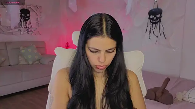 Eliie_Ruizz - Tweerking in your face with a naked ass