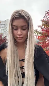 KikiWatson - Show boobs in public 😍🔞