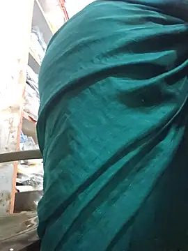 Indianhotwife639 - Two fingers in pussy
