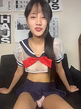 Xiaoxiao1001 - 戴项圈口球的小母狗