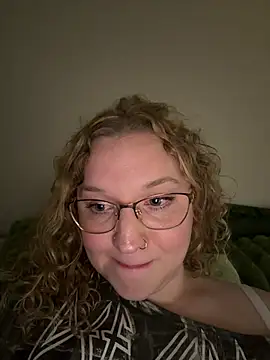 EmmieRae - Keep my pussy nice and wetttttt 🥵💦😈🥰
