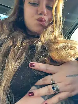 Lucy-joy - RISKY FLASH BOOBS next to driver