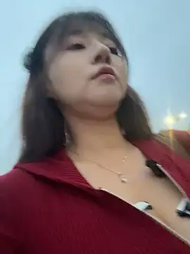 Bingbing6699 - 路边露全胸性感揉胸