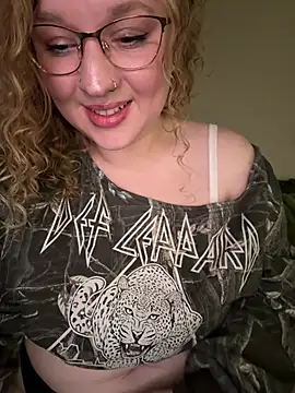 EmmieRae - Keep my pussy nice and wetttttt 🥵💦😈🥰
