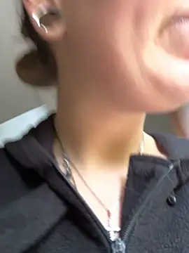 MaryPeach666 - Boobs Out + Live Pic 🍒