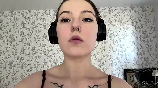 ElizbethPizza - cute wink