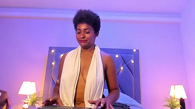 SashaMatamba - Nude oil show