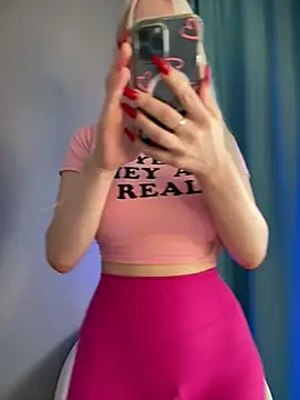 LaraHollywood - Oil on boobs 4 u+:gift:4LT