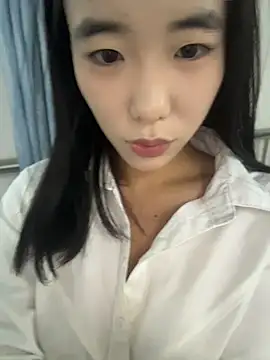 Lucy2027 - 课桌桌面上M腿