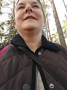 SwedishJennifer - Finger pussy in the woods