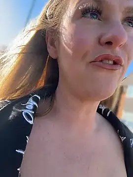 CharleighBaker - Flash pussy and tits