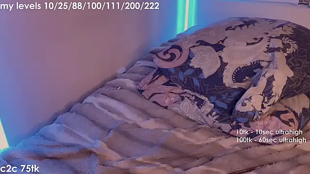 _xxtina - tease with soles