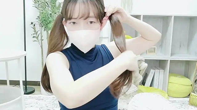 Sana_84 - 下もぽいしてお尻突き出し四つん這い🍑