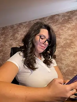NadiraNoor - 2 vids+1 min ctrl toy LT
