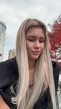 KikiWatson - Show boobs in public 😍🔞
