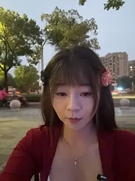Bingbing6699 - 路边露全胸性感揉胸